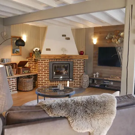 بيت للعطل Plush Holiday In With Sauna And Relaxation Baths Filot